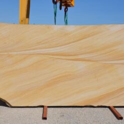 La Cantera di P.G. 64: lastre pietra teak levigate, disponibili magazzino Marotta (PU).