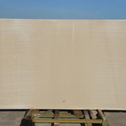 La Cantera di P.G. 64: lastre in Pietra Arria grezza, disponibili nel magazzino di Marotta (PU).